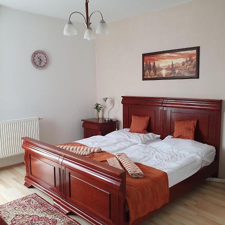 Hotel Oko Nyitra Kültér fotó