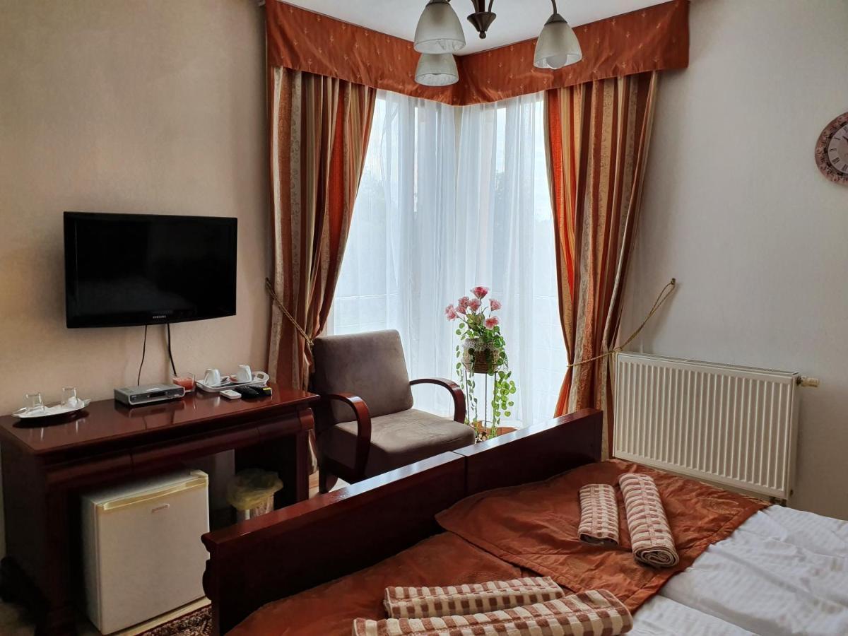 Hotel Oko Nyitra Kültér fotó