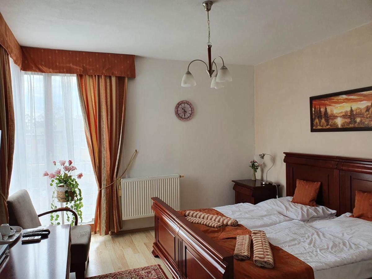 Hotel Oko Nyitra Kültér fotó