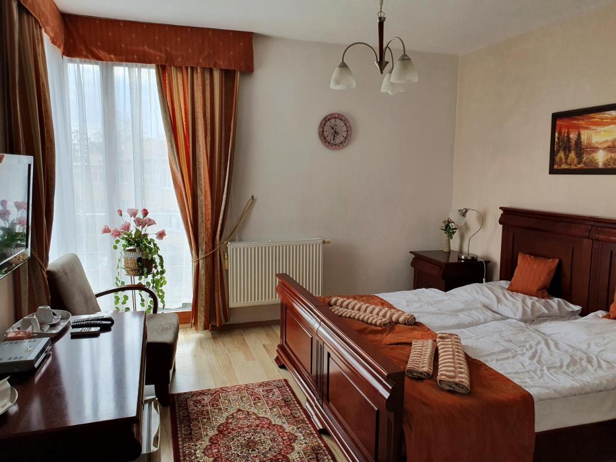 Hotel Oko Nyitra Kültér fotó