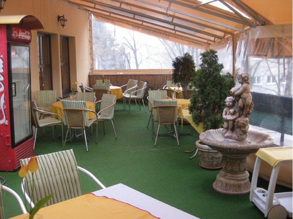 Hotel Oko Nyitra Kültér fotó
