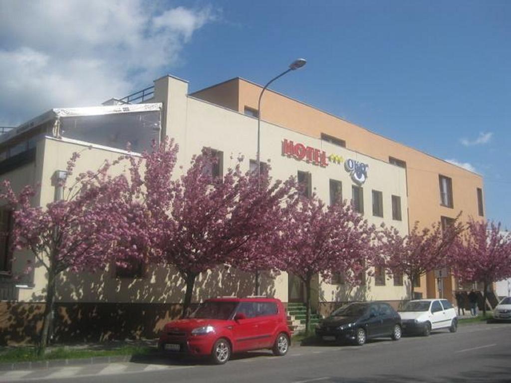 Hotel Oko Nyitra Kültér fotó