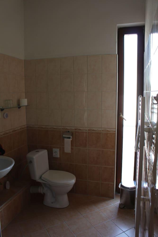 Hotel Oko Nyitra Kültér fotó