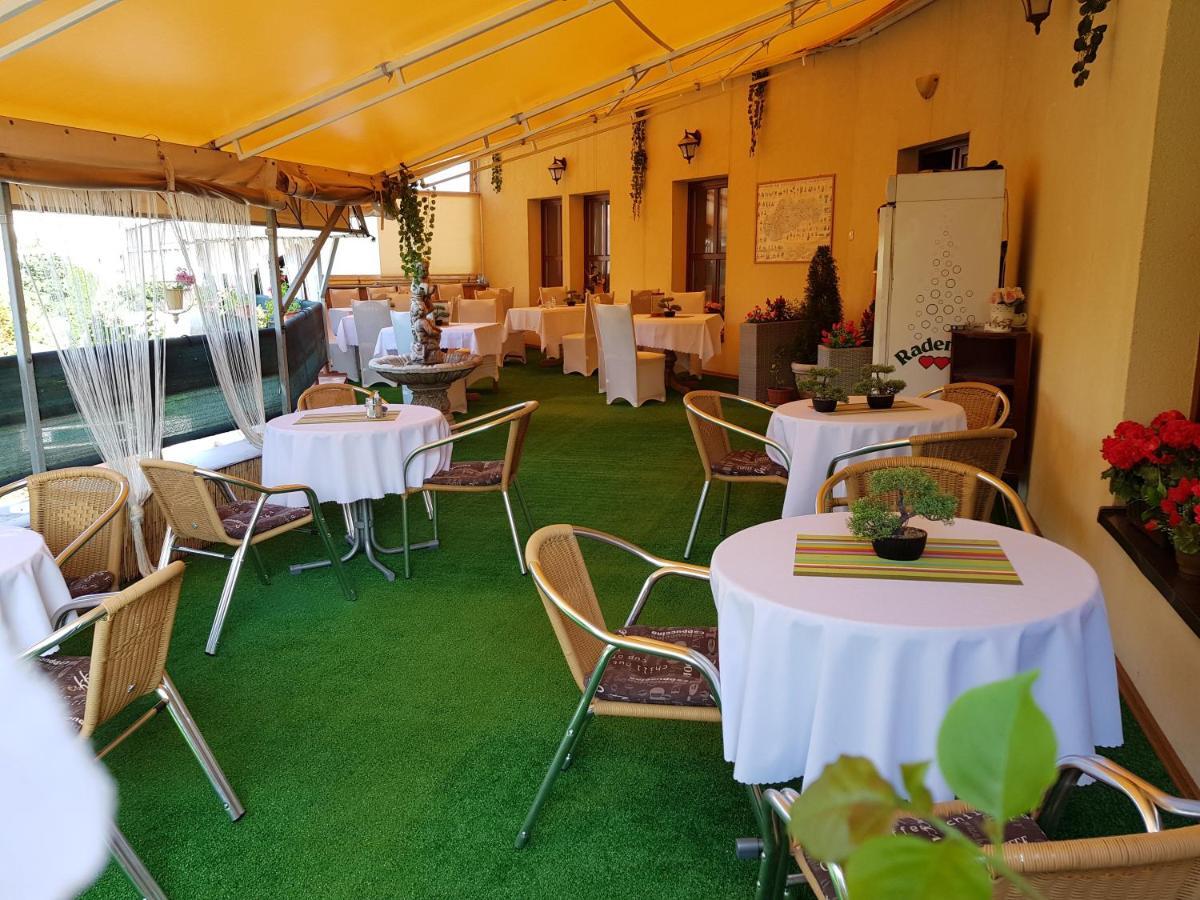 Hotel Oko Nyitra Kültér fotó